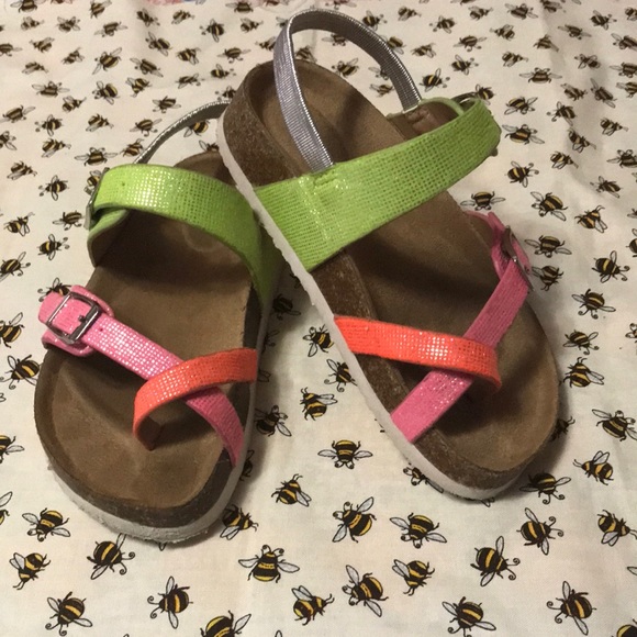 4/$10🌻🌻Really cute multi color sandals - Picture 1 of 8